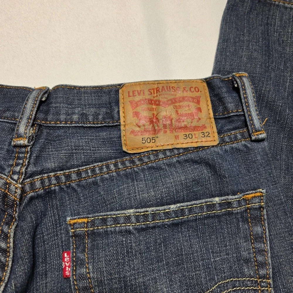 Levis 505 Regular Fit Jeans Mens 30x32‎ Medium Wash Blue Straight Leg Denim